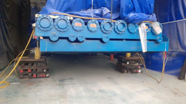 21 ədəd 302 tonluq mühərriklərin, 7 ədəd 100 tonluq transformatorların və 21 ədəd 77 tonluq generatorların sürüşdürülməsi və yüklənməsi