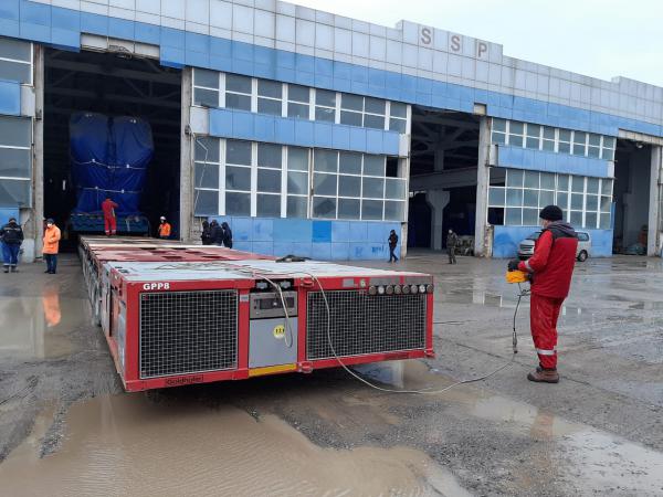 21 ədəd 302 tonluq mühərriklərin, 7 ədəd 100 tonluq transformatorların və 21 ədəd 77 tonluq generatorların sürüşdürülməsi və yüklənməsi