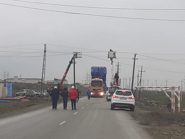 21 ədəd 302 tonluq mühərriklərin, 7 ədəd 100 tonluq transformatorların və 21 ədəd 77 tonluq generatorların daşınması Sənqəçal Elektrik Stansiyası – Qobu Elektrik Stansiyası