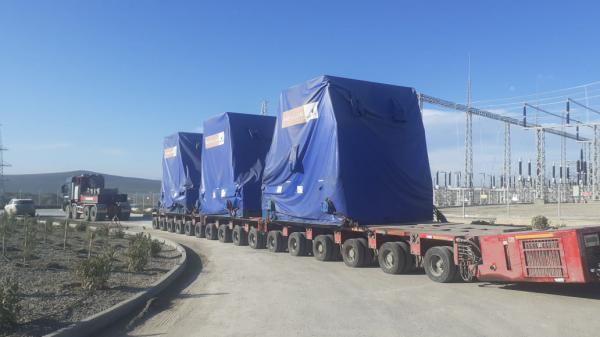 21 ədəd 302 tonluq mühərriklərin, 7 ədəd 100 tonluq transformatorların və 21 ədəd 77 tonluq generatorların daşınması Sənqəçal Elektrik Stansiyası – Qobu Elektrik Stansiyası