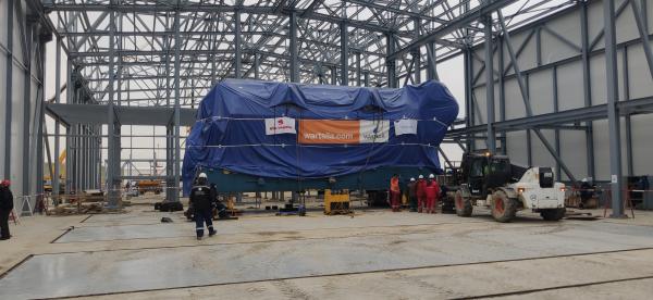 21 ədəd 302 tonluq mühərriklərin, 7 ədəd 100 tonluq transformatorların və 21 ədəd 77 tonluq generatorların boşaldılması və montajı