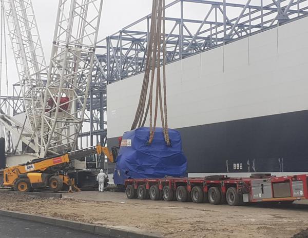 21 ədəd 302 tonluq mühərriklərin, 7 ədəd 100 tonluq transformatorların və 21 ədəd 77 tonluq generatorların boşaldılması və montajı